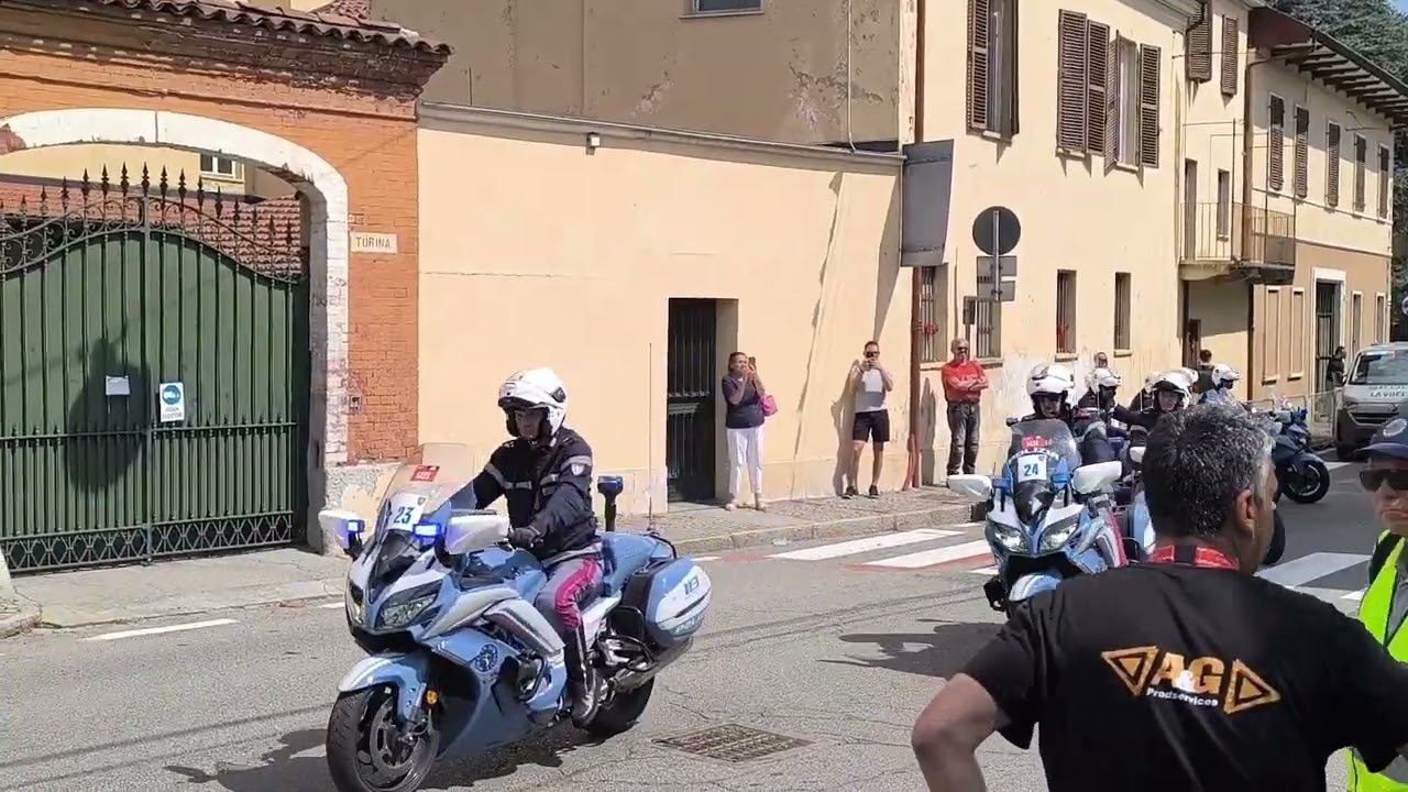 VUELTA - Partenza tappa San Maurizio Canavese-Ceres