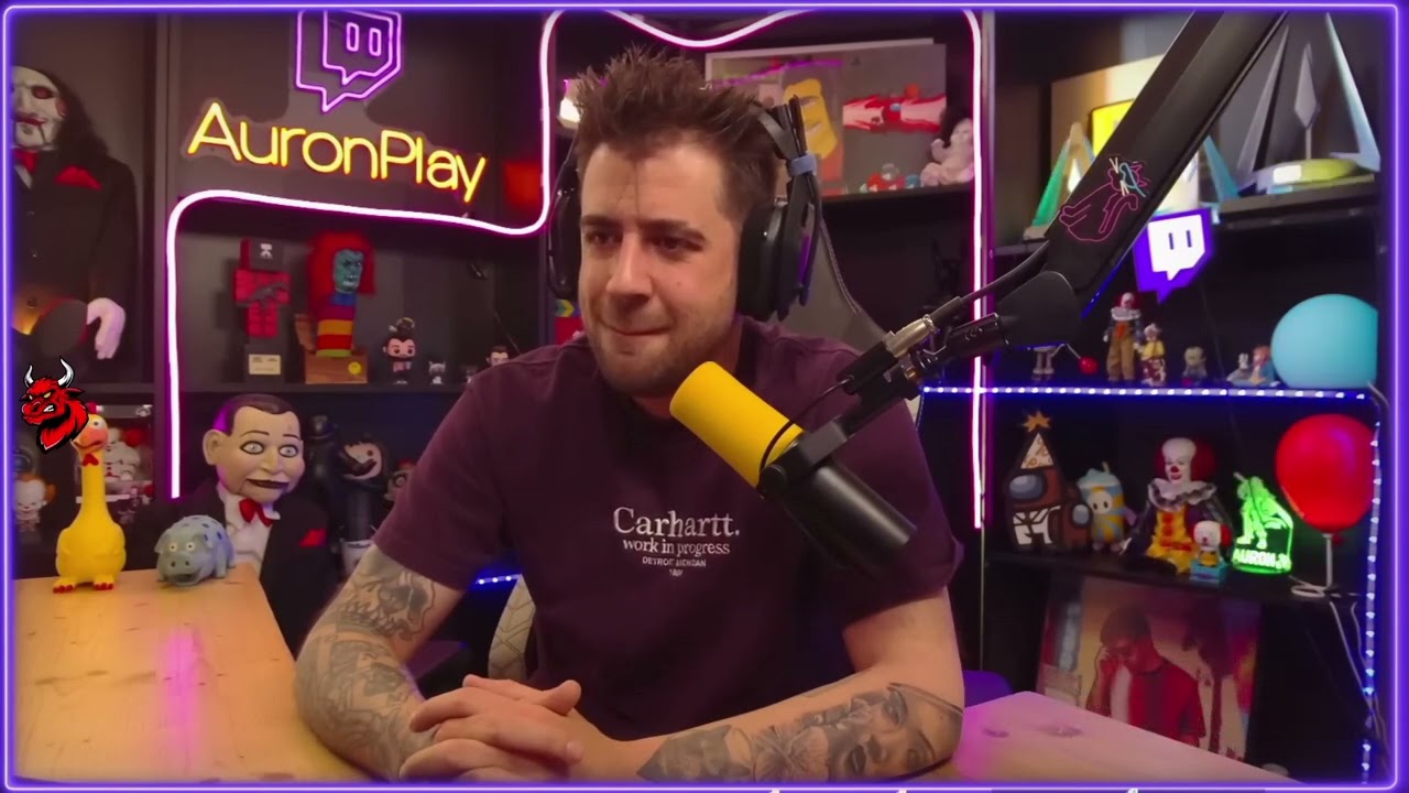 AURON HABLANDO CON LOS PERTURBADOS DEL CHAT