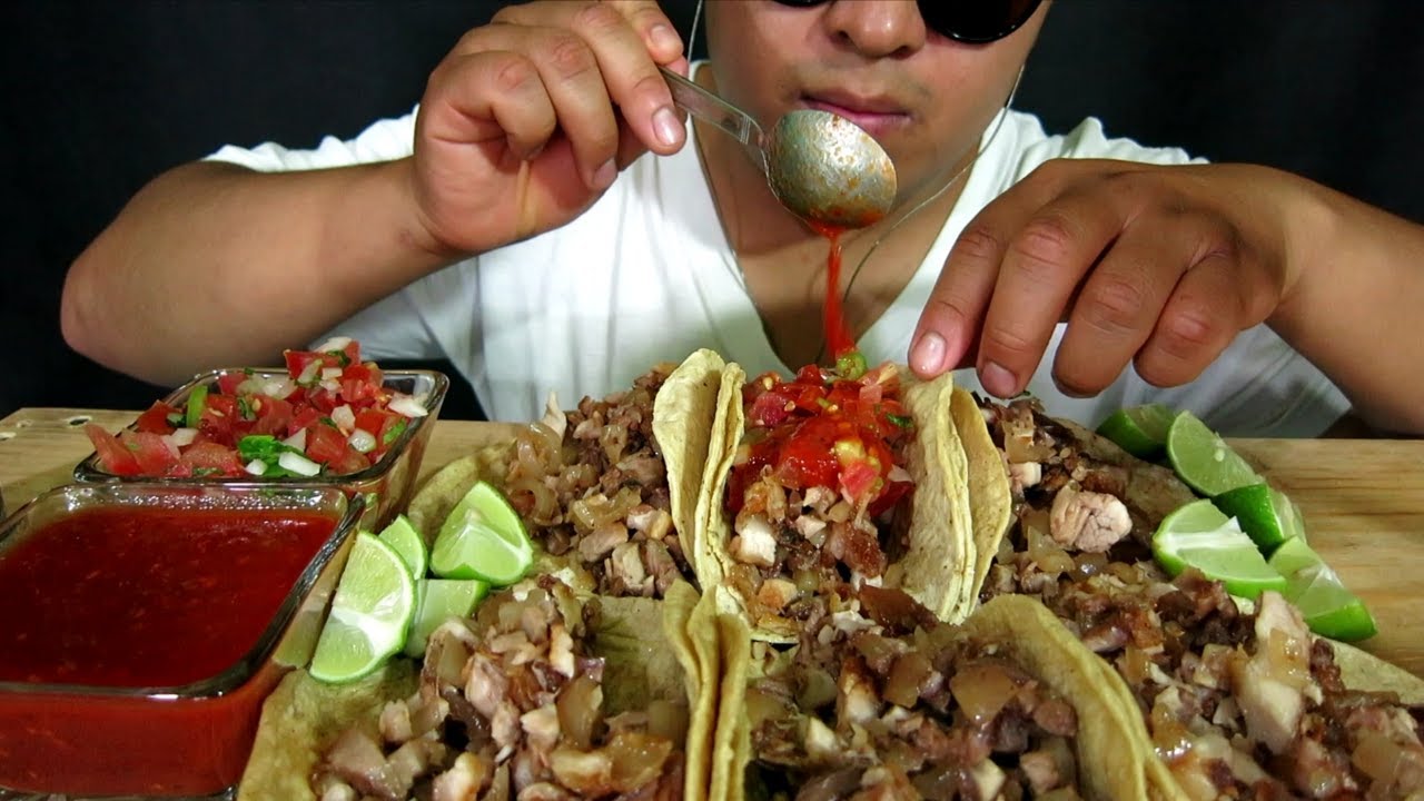 ASMR COMIENDO TACOS DE CARNITAS
