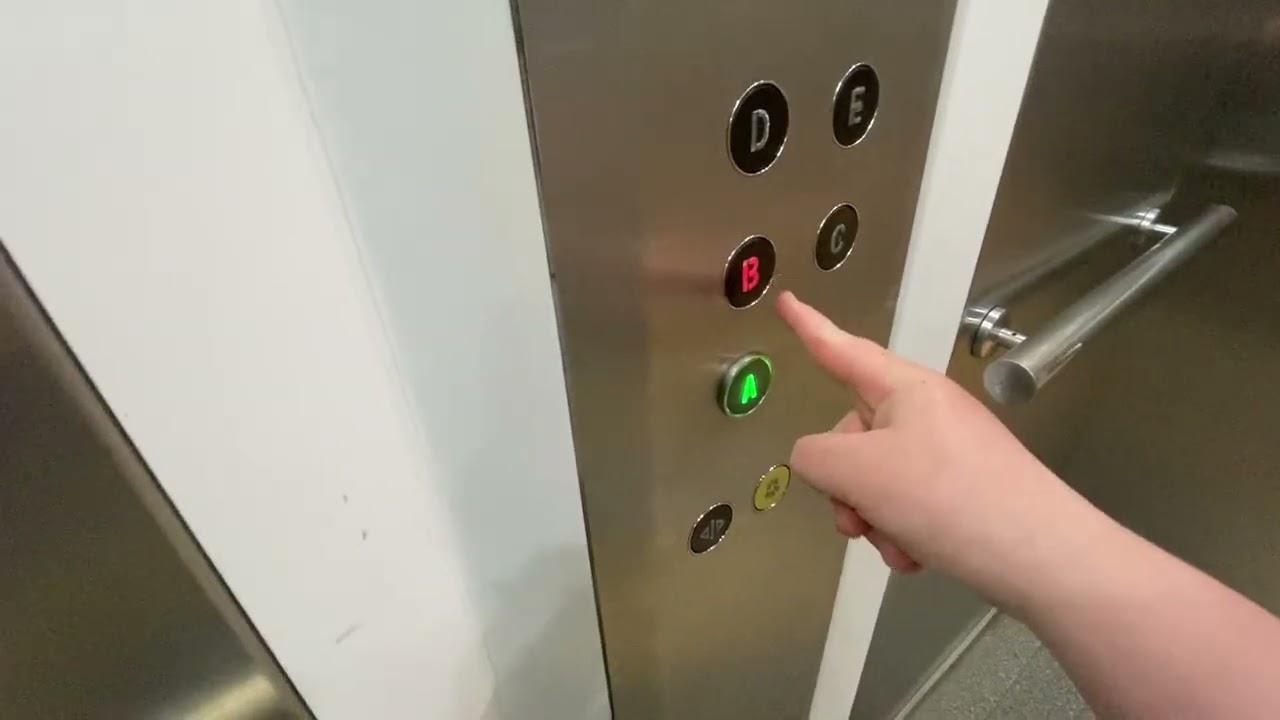 Ocean Terminal Lift- Right Lift //RED CARPARK//