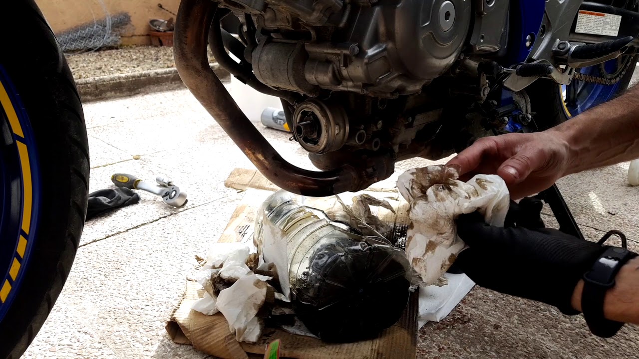 Cambio aceite y engrase cadena Suzuki Gladius 650 SFV ABS 2011 | Mantenimiento