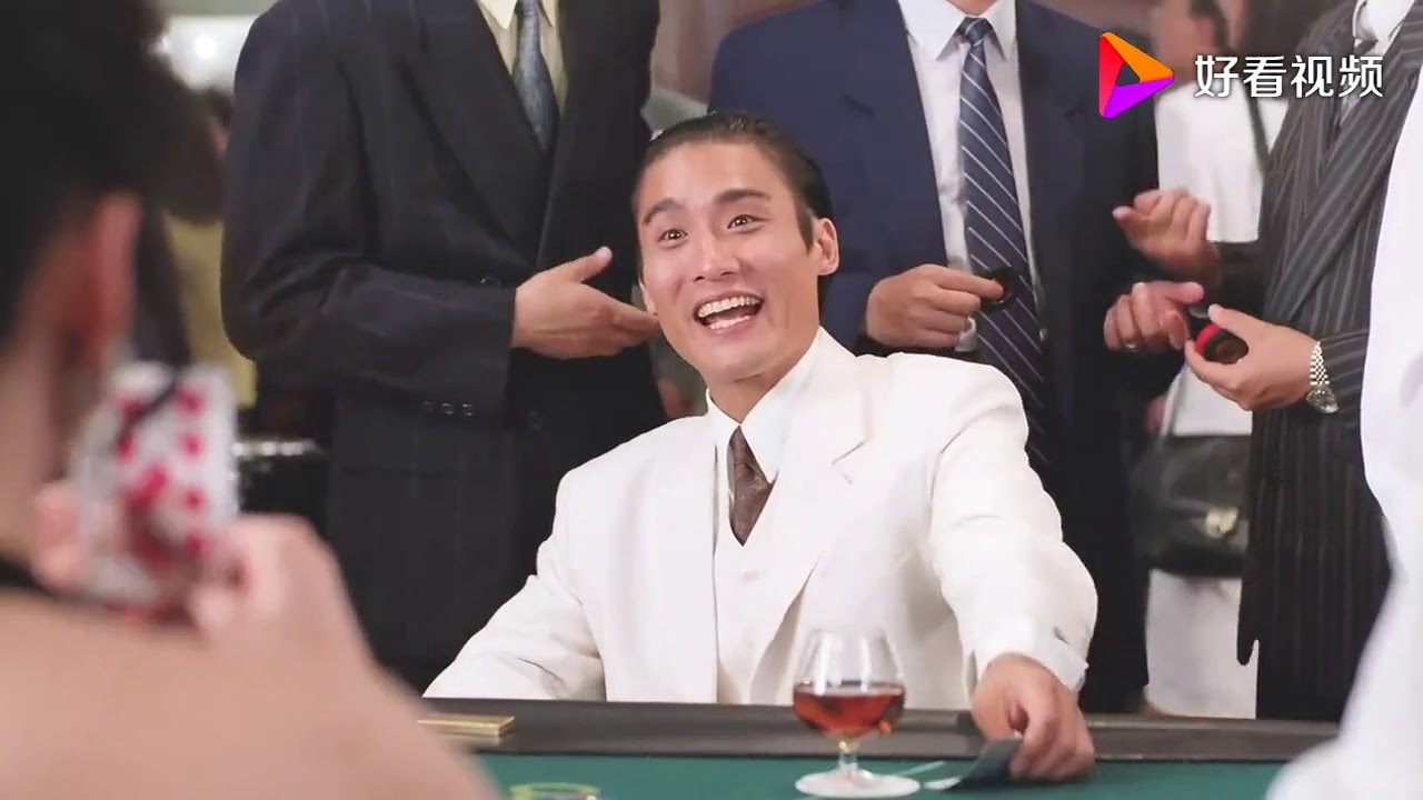 论不要脸就得服梁家辉，据说拍摄时整个剧组都笑场了！