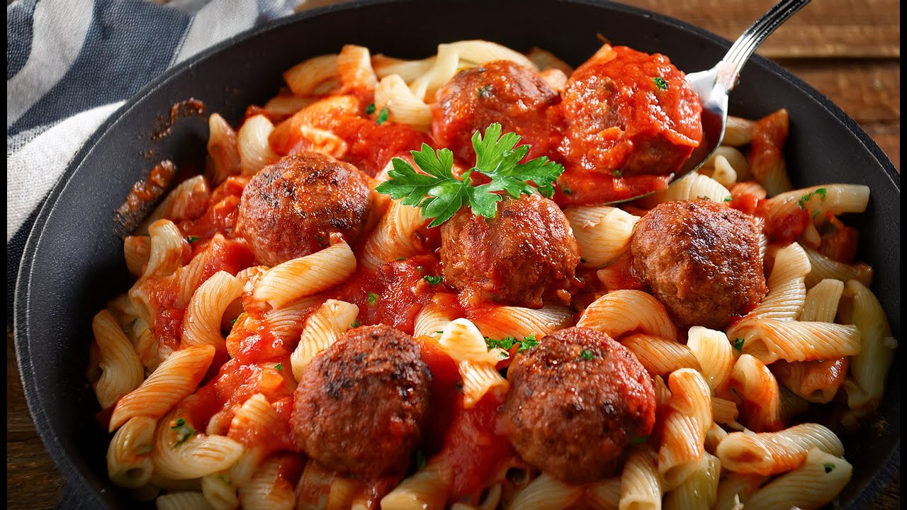 Diese Pasta mit Fleischbällchen ist so gut, dass ich sie jeden Tag essen könnte! 🍝