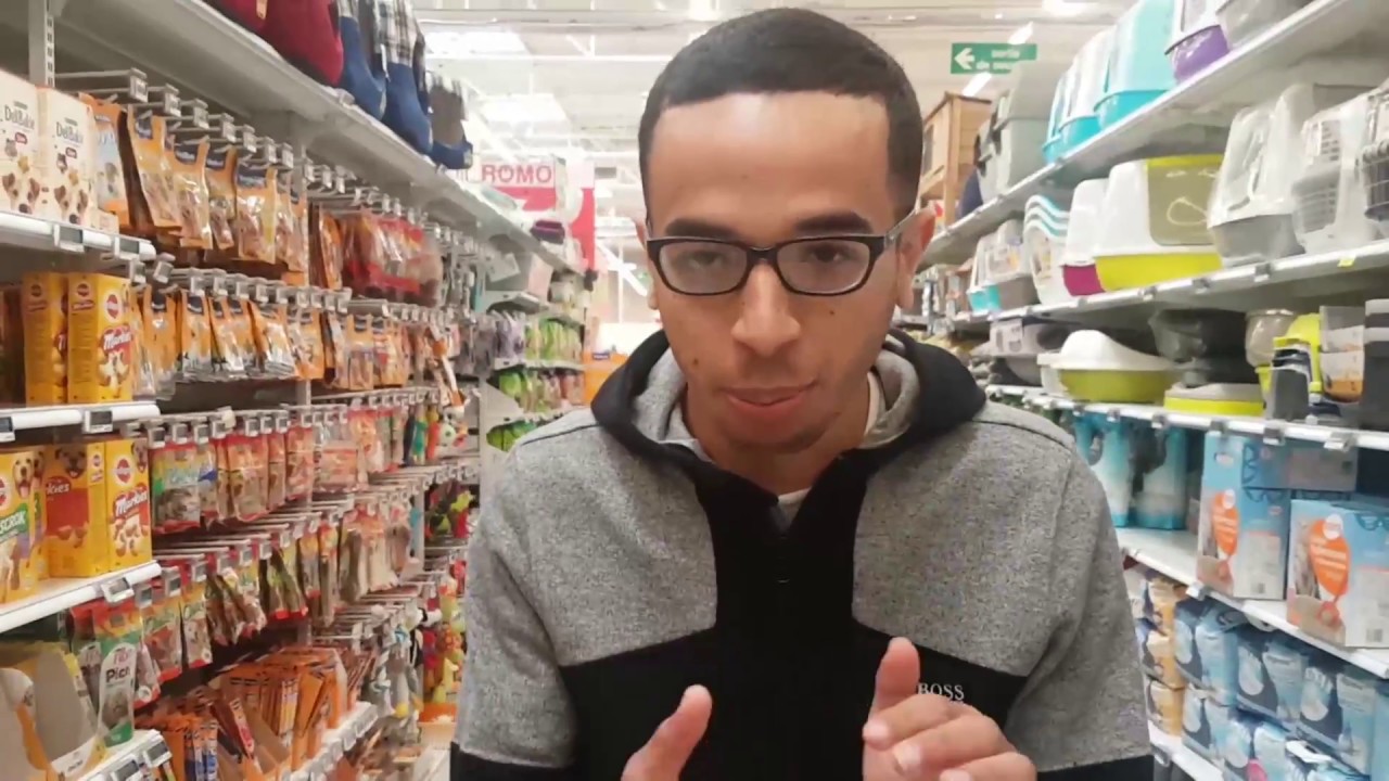 J’ACHÈTE TOUS LES JOUET POUR LE CHIEN ERRANT