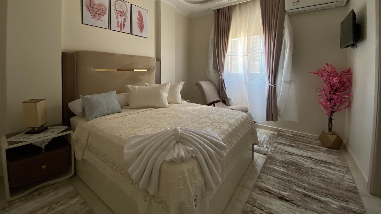 شقه عروسه كفر الغاب ذوقها بطابع مختلف وعملت عرفه كامله لملابسها