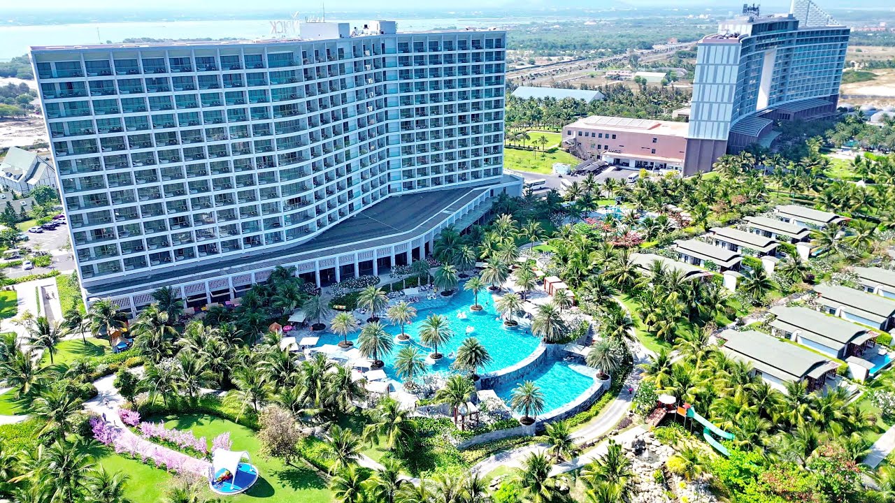 Radisson Blu and Mövenpick Resort Nha Trang Vietnam from above / Drone Flycam / 4K UHD / 08.02.2024