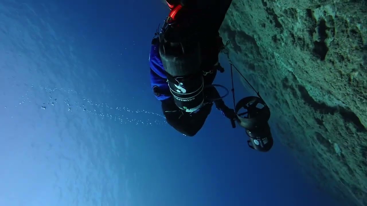 Athens, Fleves DPV dive