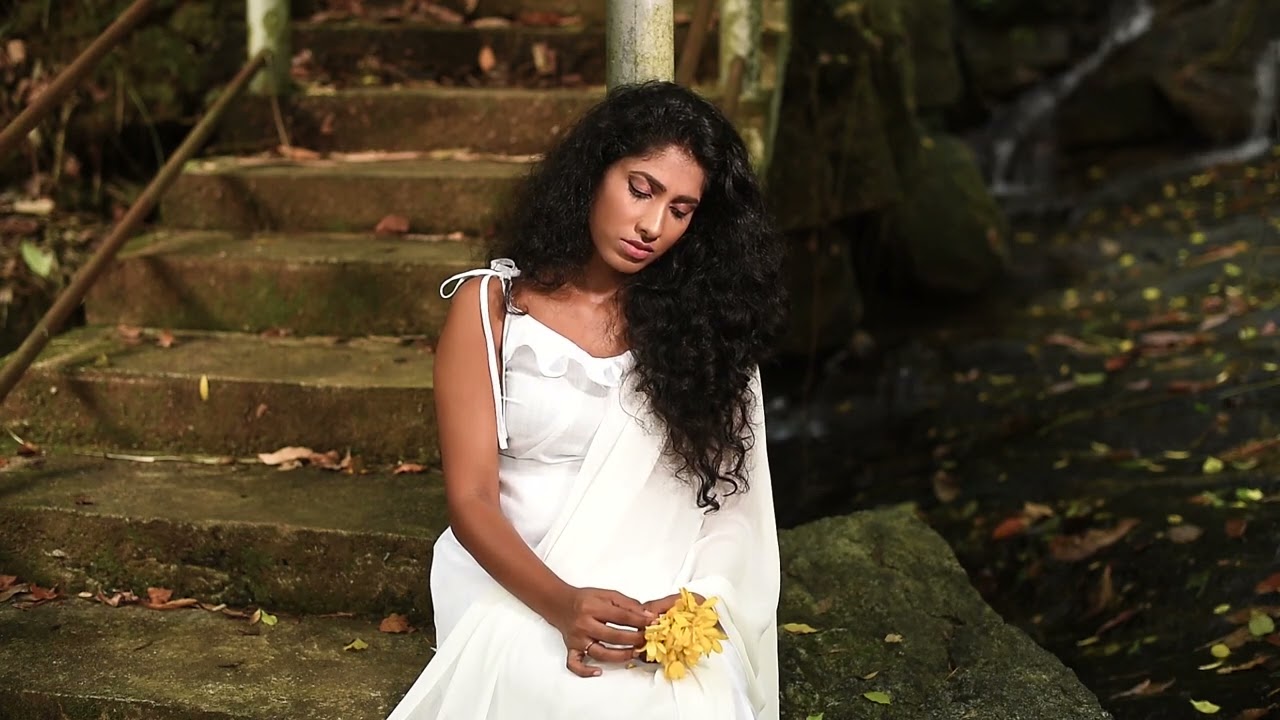 Pavithra Madushani - Daragena Hithe (දරාගෙන හිතේ)| Official Music Video