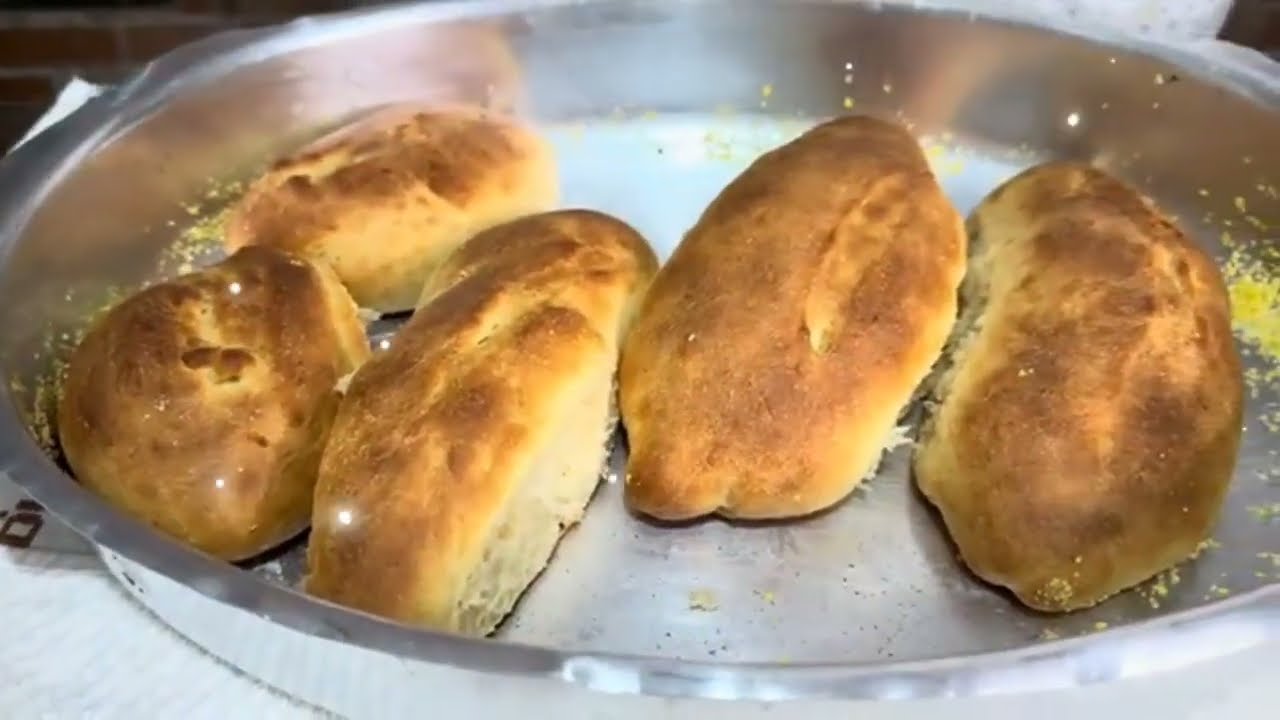 SEU HILTON É PADEIRO FAZ PÃO VEJA 