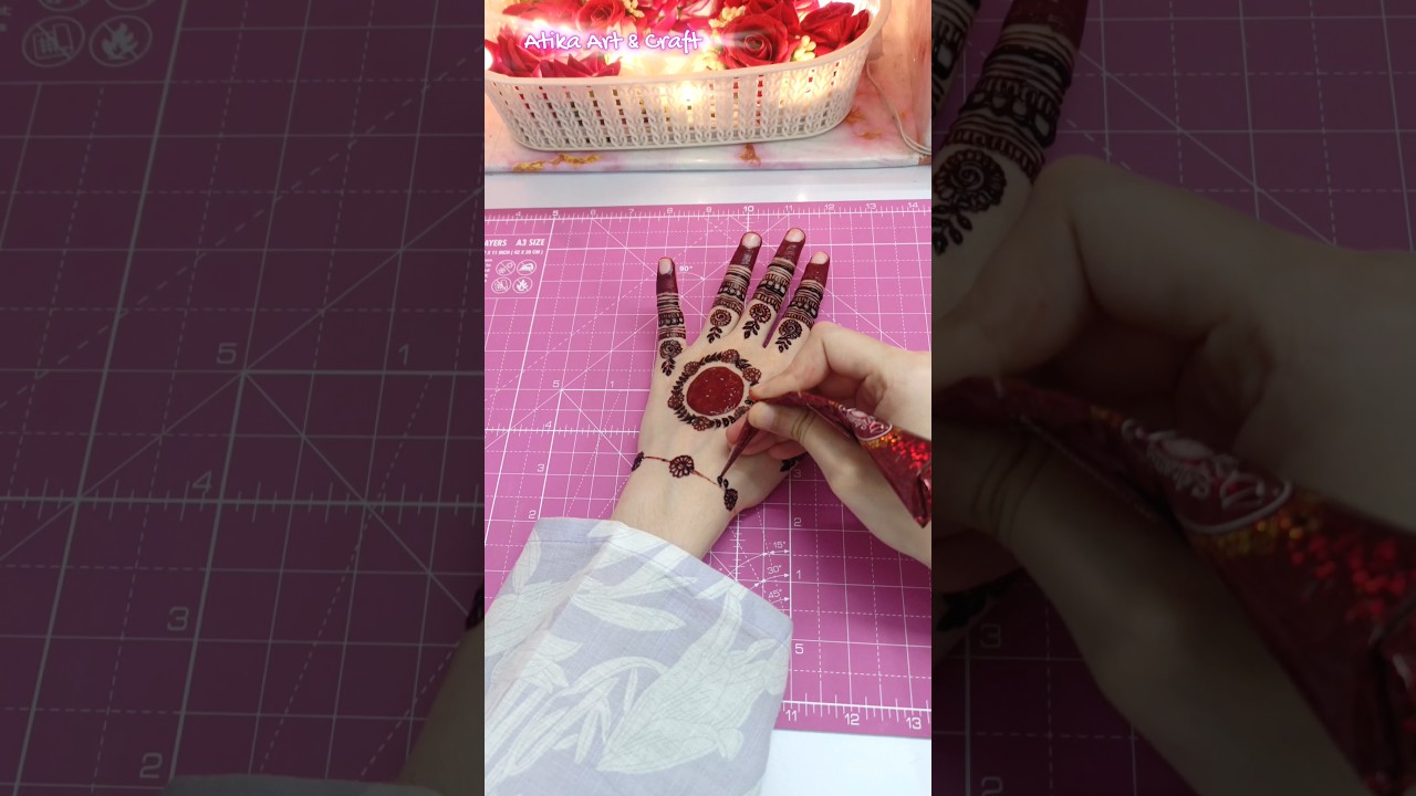 Stylish mehndi design 💕😍Two Cones Mehndi Challenge🤯✨ #shorts #mehndi #mehndidesign #viral #trending