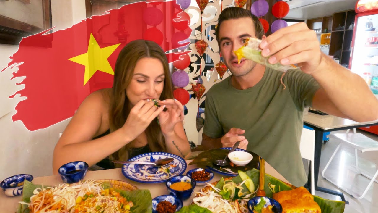 Trying AUTHENTIC Vietnamese Food! 🇻🇳 Locals Eat This!? 😍