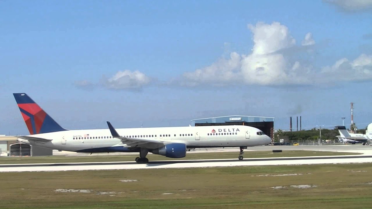 Delta Airlines Boeing 757-200 Screaming Take-off from Grand Cayman (MWCR)