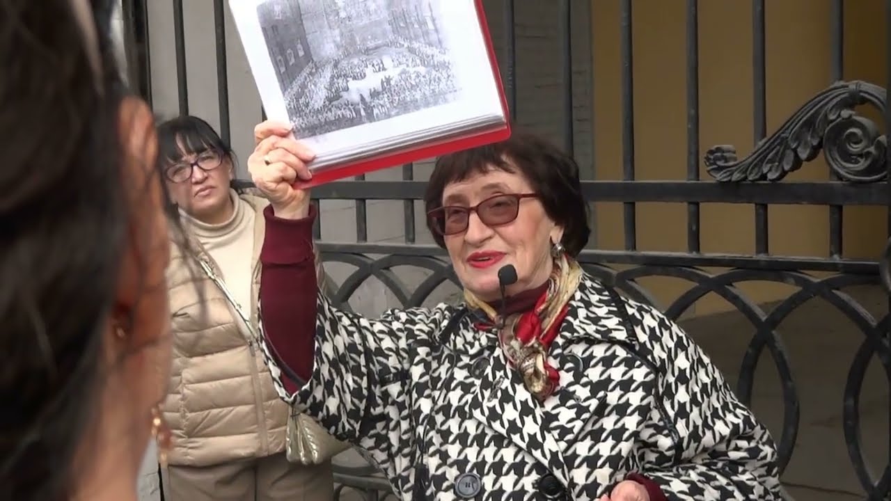 Рассказ у дворца Петра I на Яузе.  2024 год.