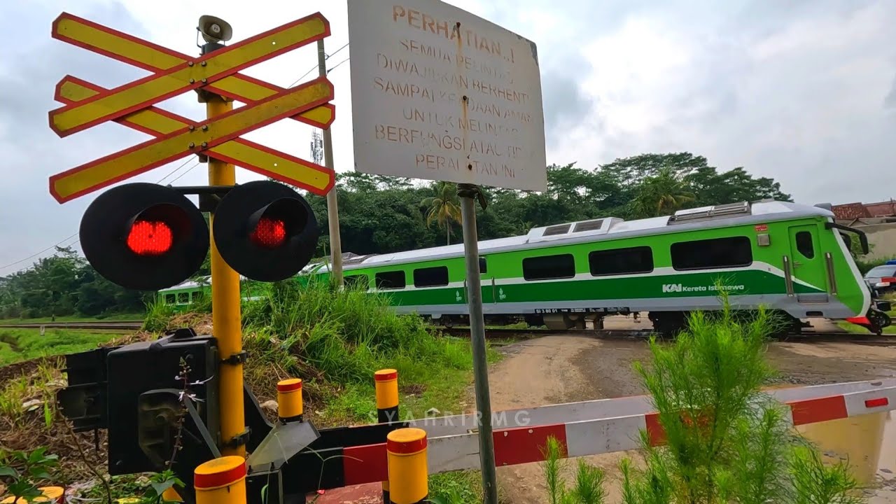 RAILWAY CROSSING 5 Kompilasi Perlintasan Kereta Api Purwakarta