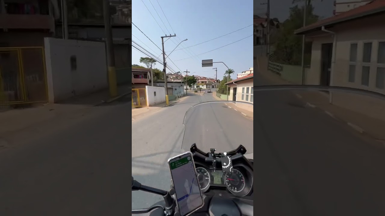 CHEGANDO NO CENTRO DE CAMANDUCAIA - MG