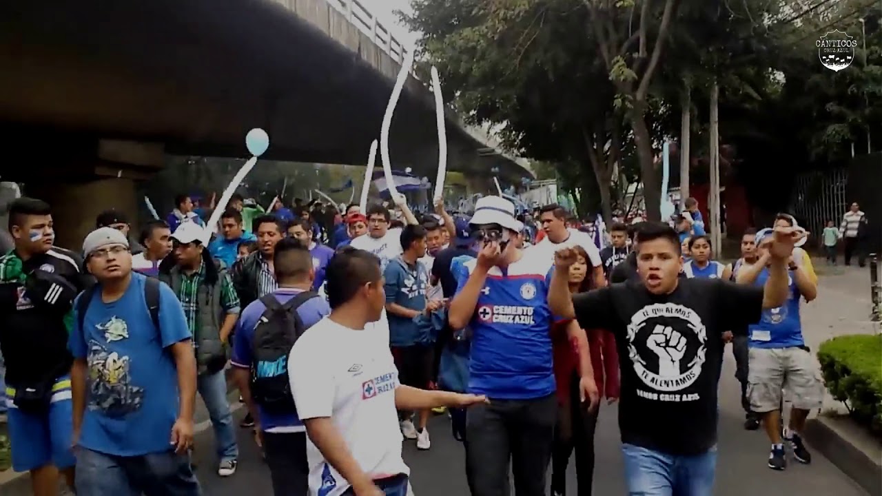 La Sangre Azul • Ella Dijo • Caravana
