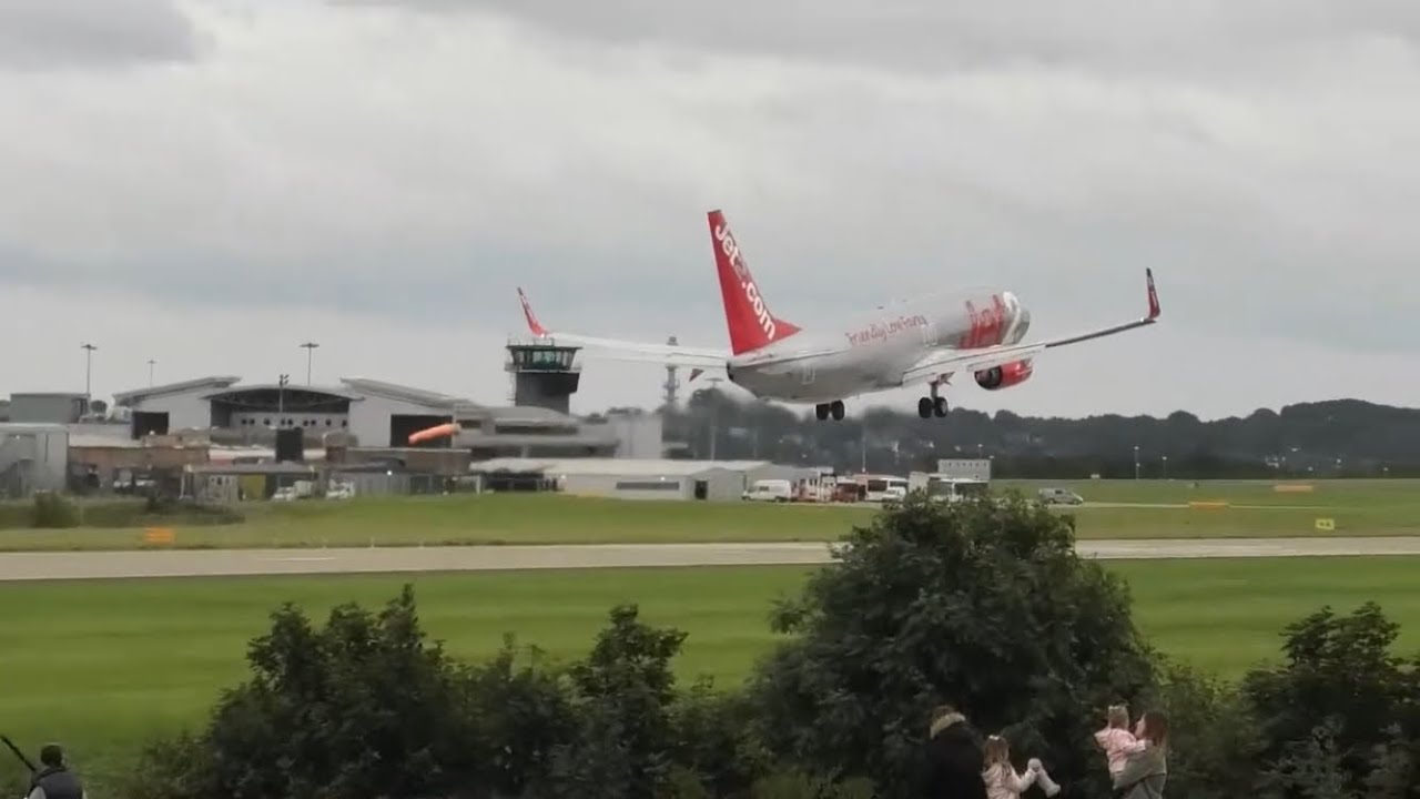 Jet2 go around at 33:20. Leeds Bradford Airport