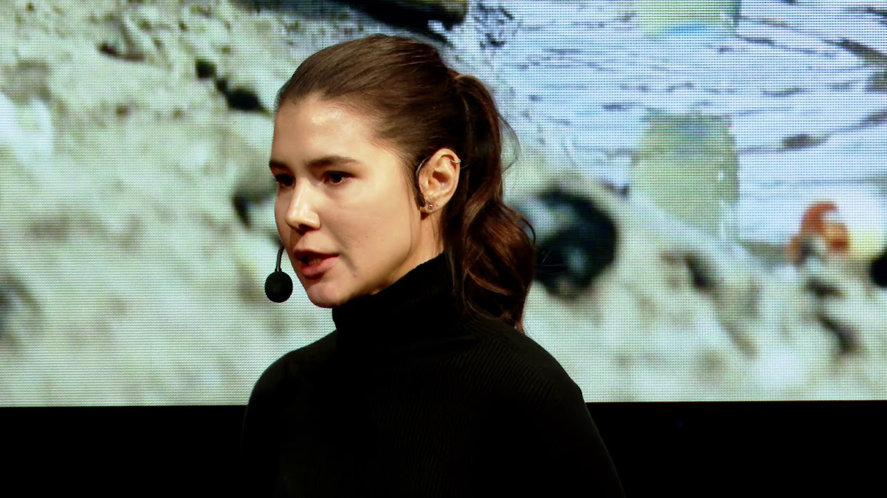 Экологичная мода. Насколько опасна наша одежда? | Дина Султанова | TEDxForestersPark