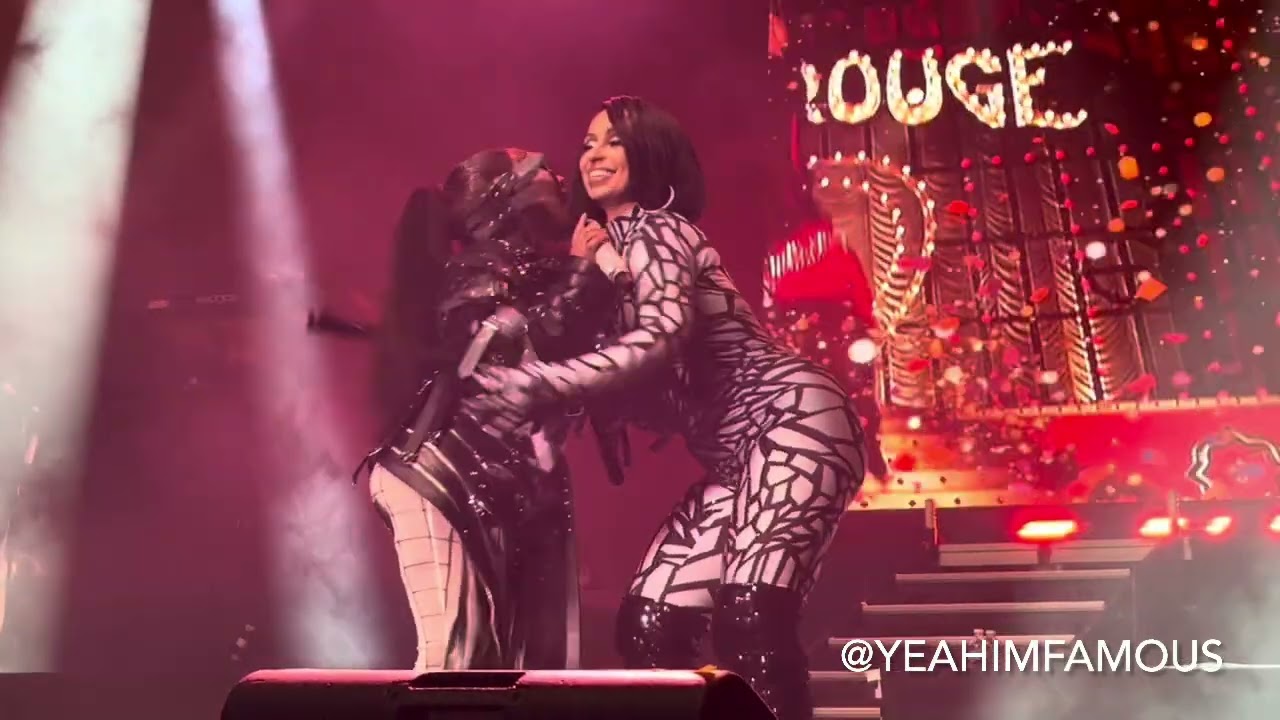 Lil Kim Live at Girls Night Out concert at Total Mortgage Arena in Bridgeport