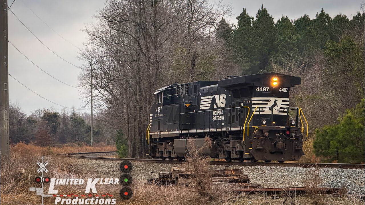 NS P97 at Hackney on the throttle as they head to NewBern NC solo AC44C6M 4497 working hard 