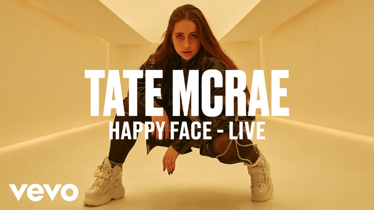 Tate McRae - happy face (Live) | Vevo DSCVR