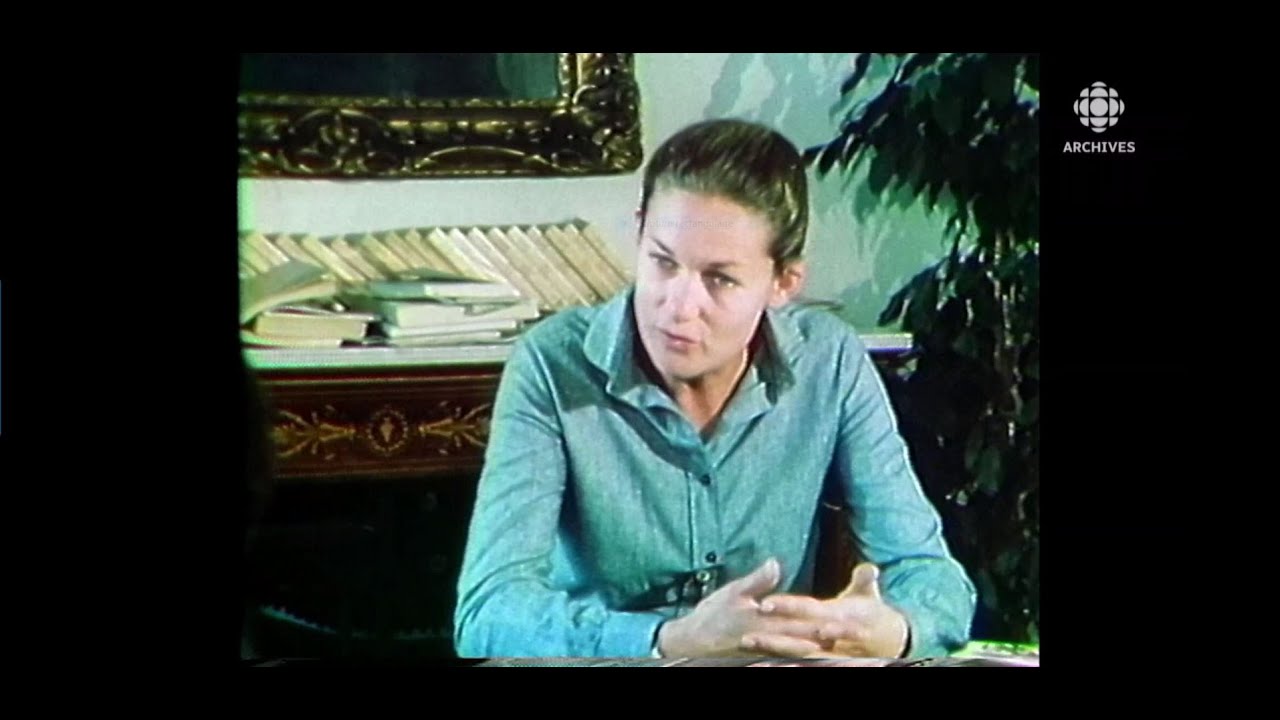 En 1981, Elisabeth Badinter démonte le mythe de l'instinct maternel