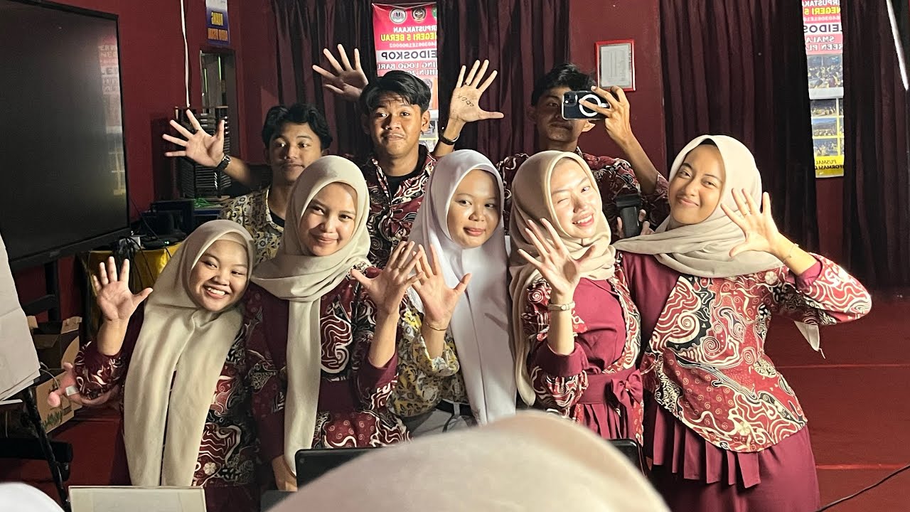 Company Profile SMAN 5 Berau Kelompok I