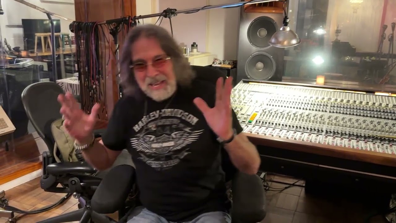 The Candlepower Hour: Legendary record producer Bruce Robb. Using a Razor Blade to cut 2 inch tape.