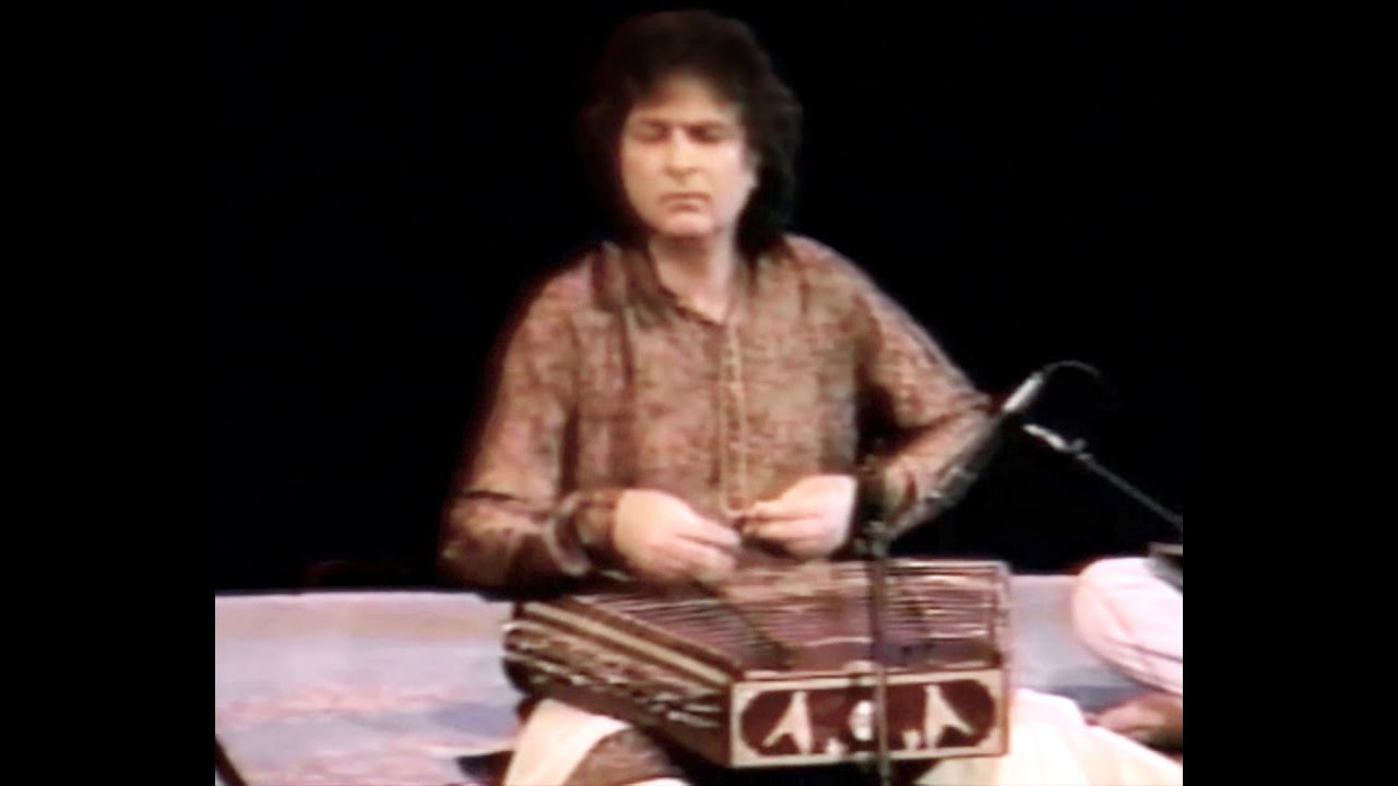 Pandit ShivKumar Sharma - Raga Madhuvanti - Live 1994 - Santoor