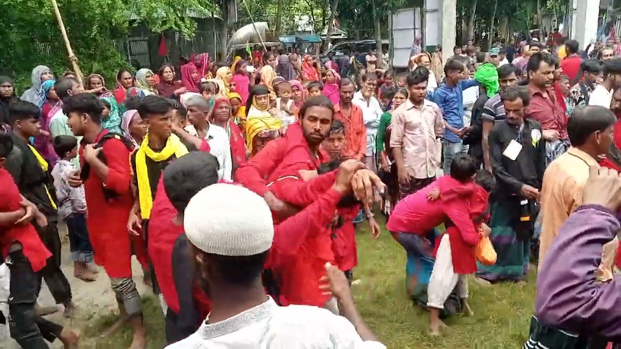 দশই আশুরা ইমাম বাড়ীতে  কাশেদ কাফেলার শােক মাতম।