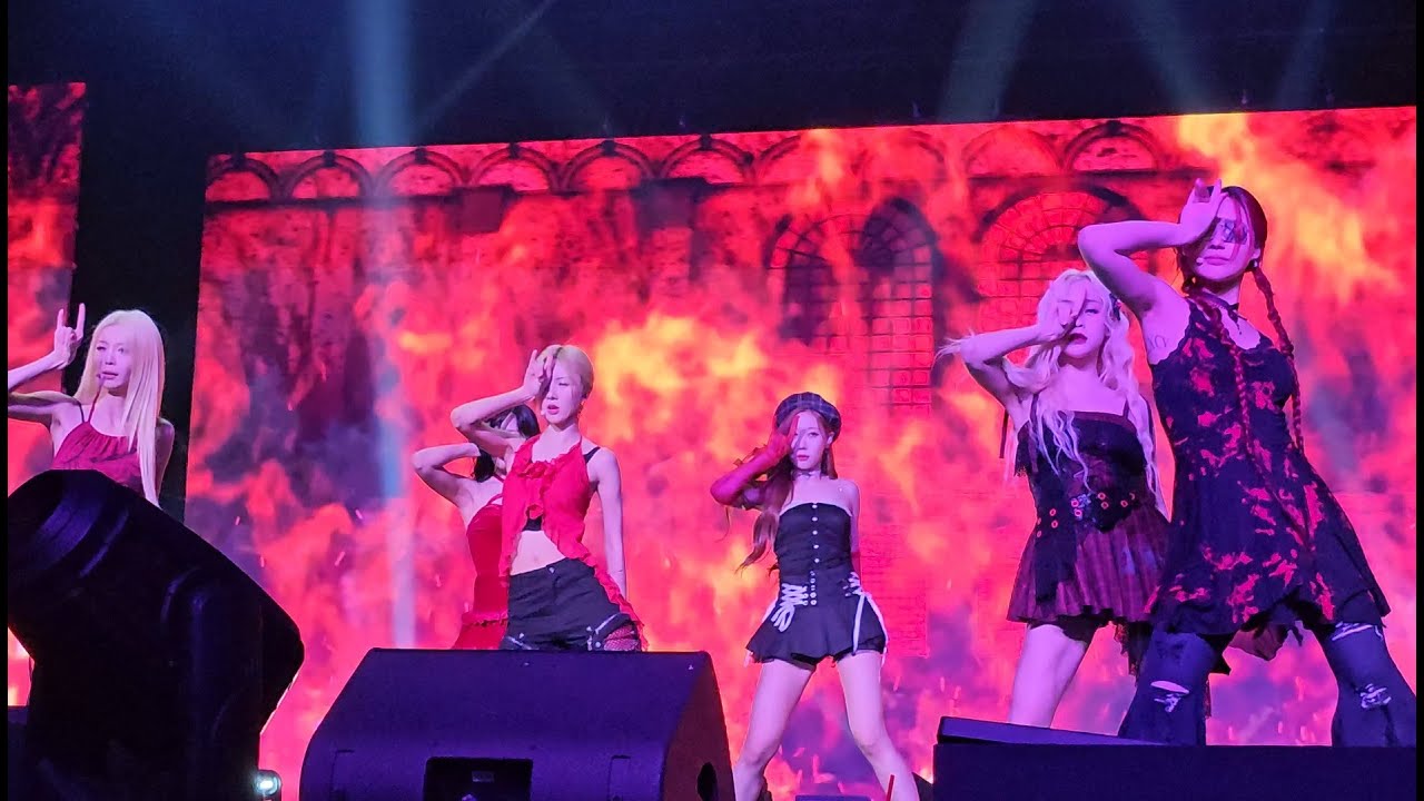 Dreamcatcher 드림캐쳐 @ Zenith in Paris - Scream | Fancam
