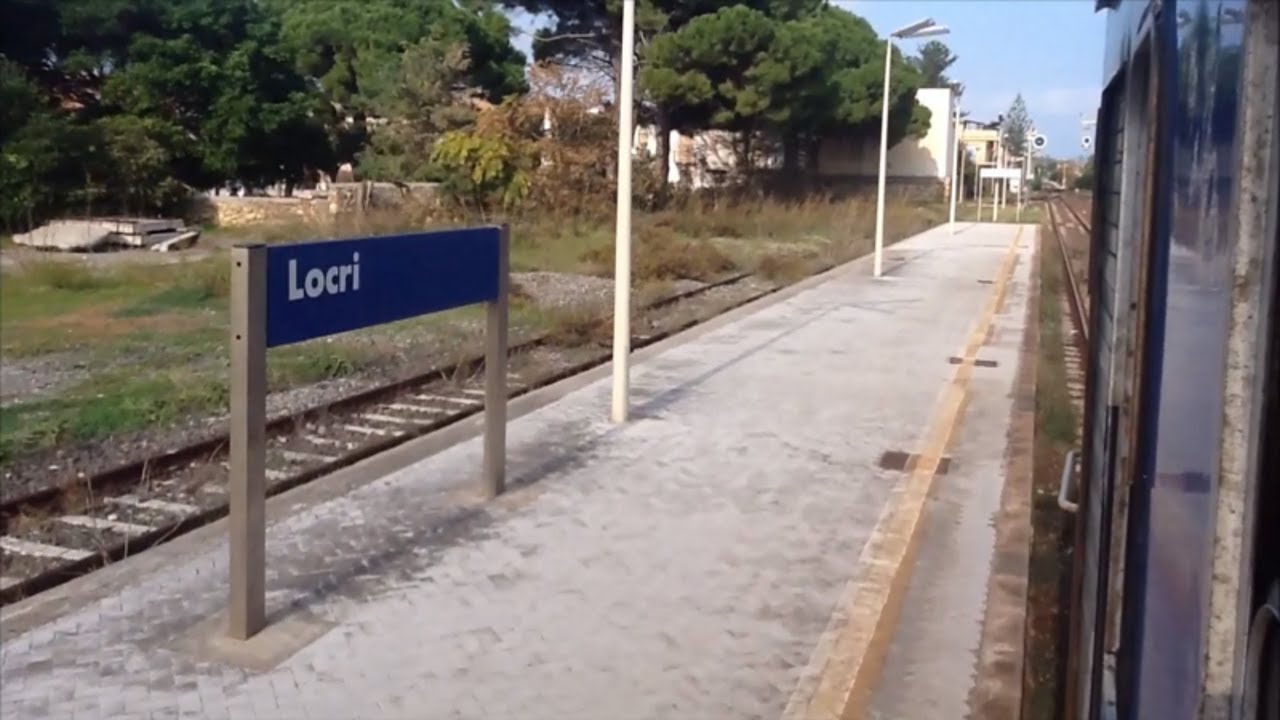 Annunci alla Stazione di Locri