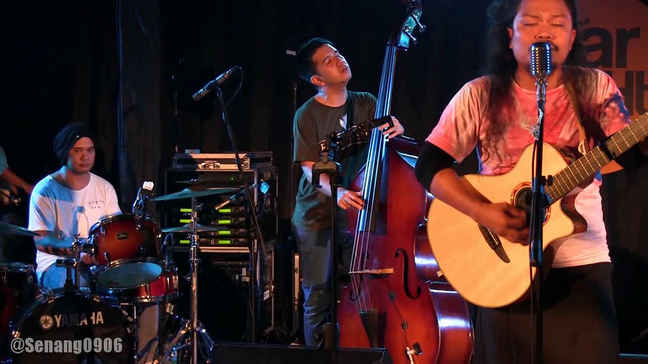 Payung Teduh - Rahasia @ Ear Night 2014 [HD]