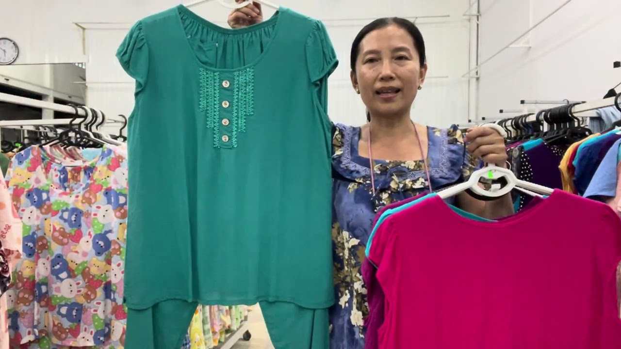 em Diễm Nhỏ 📞 0964444448. 27.2.2026 ton 2 da màu trơn quần dài tay ngắn giá 100K