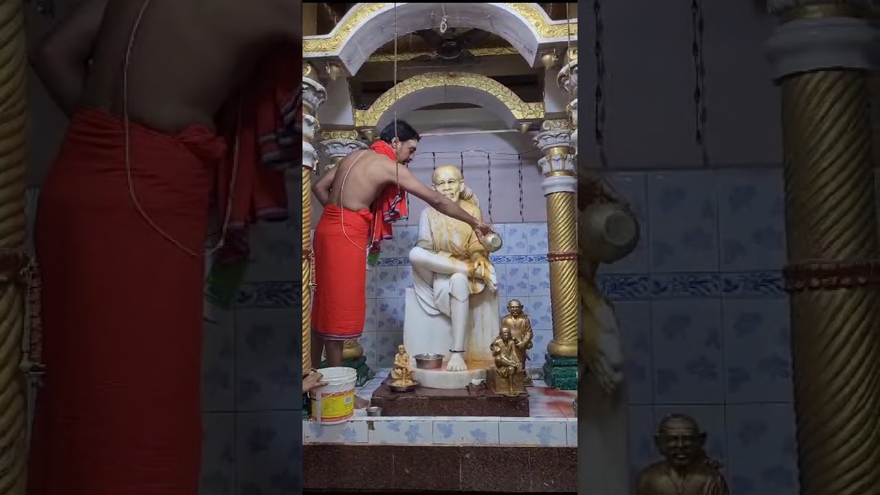 అభిషేకంపంచామృత అభిషేకం సాయి బాబా వారికి 🙏