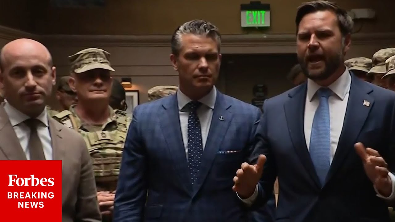 BREAKING NEWS: JD Vance Heckled Alongside Hegseth, Stephen Miller During Visit To DC's Union Station