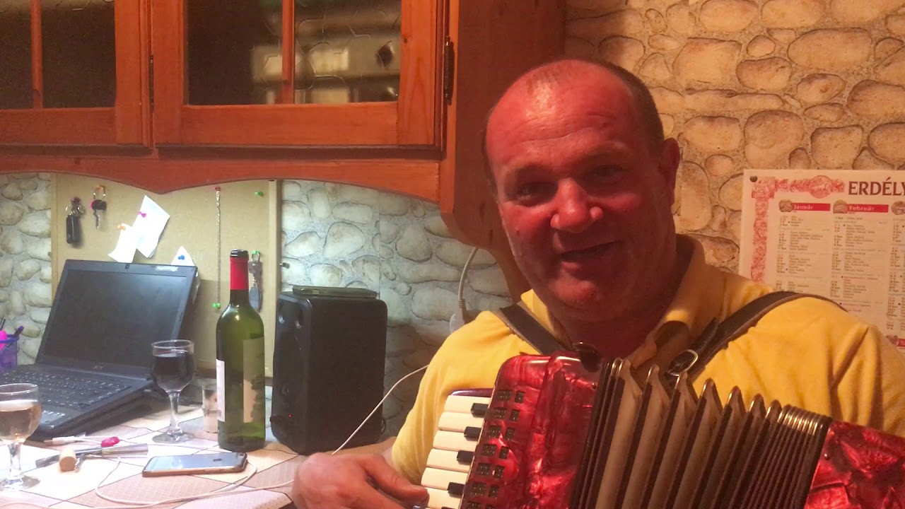 Mester Karcsi és Szekeres Elek ..Érik a ropogós cseresznye.