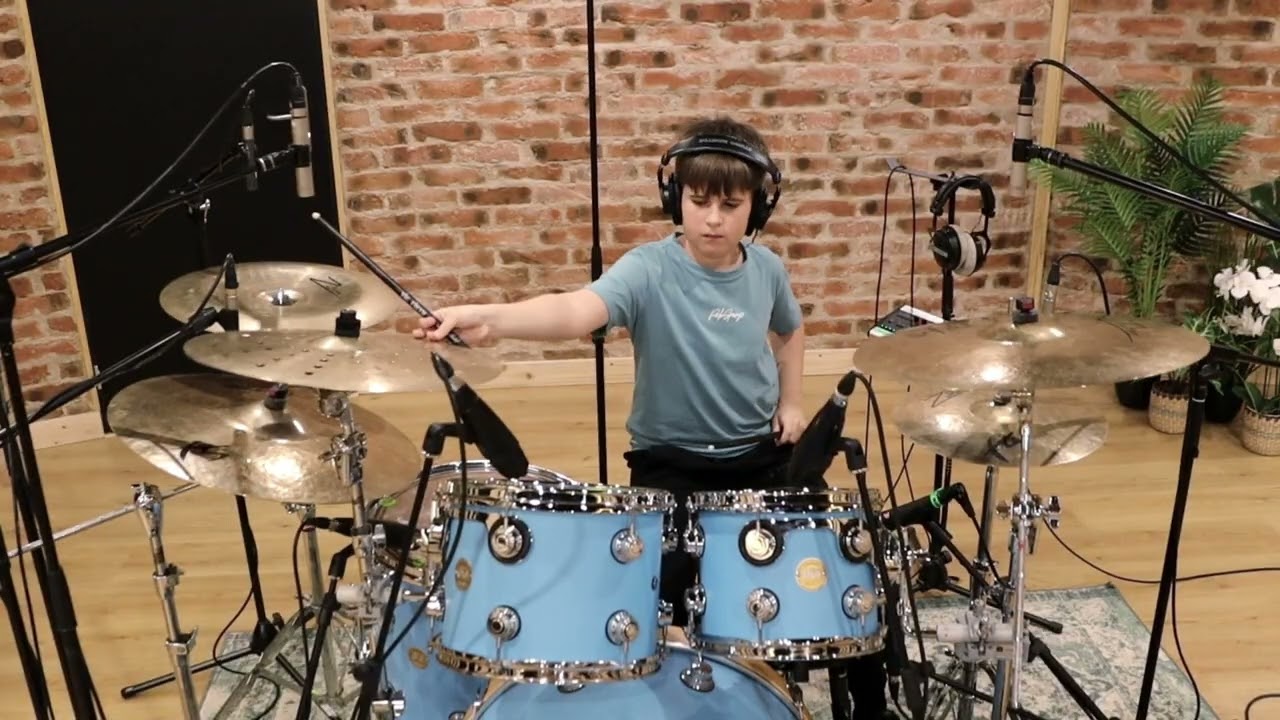 Azahriah- Introvertált dal (Drum Cover) Daniel Nagy Drum dobiskola
