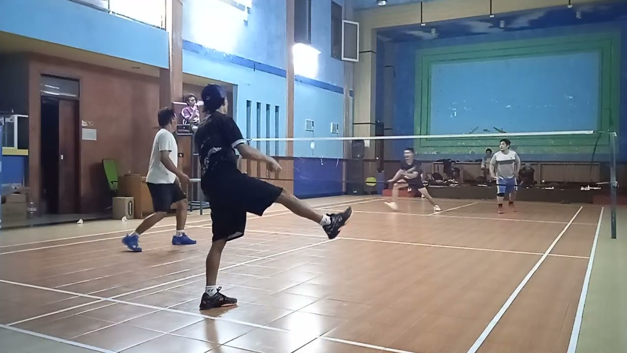 (AJUM/AIP VS KAKA/HENDRIK) LATIHAN BERSAMA BADMINTON KOK KEDOT GOR DESA MEKARRAHAYU