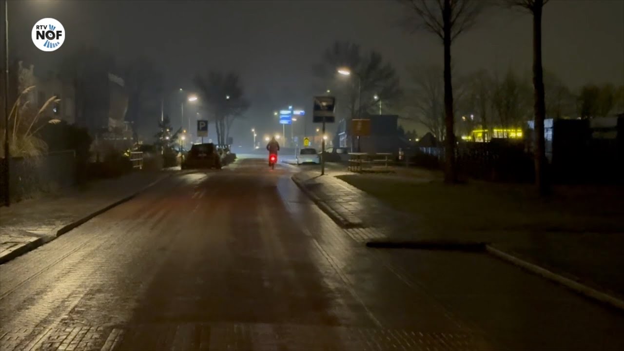 CODE ROOD IJZEL | Wegen in Dokkum spekglad door ijzel