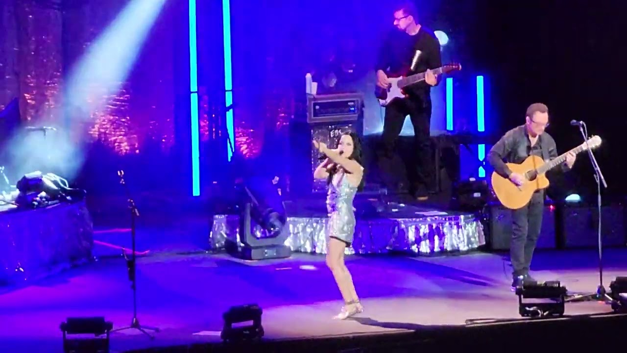 The Corrs. Dreams, Melbourne. 6-11-2023. Live -Thunder Only Happens When It's Raining.