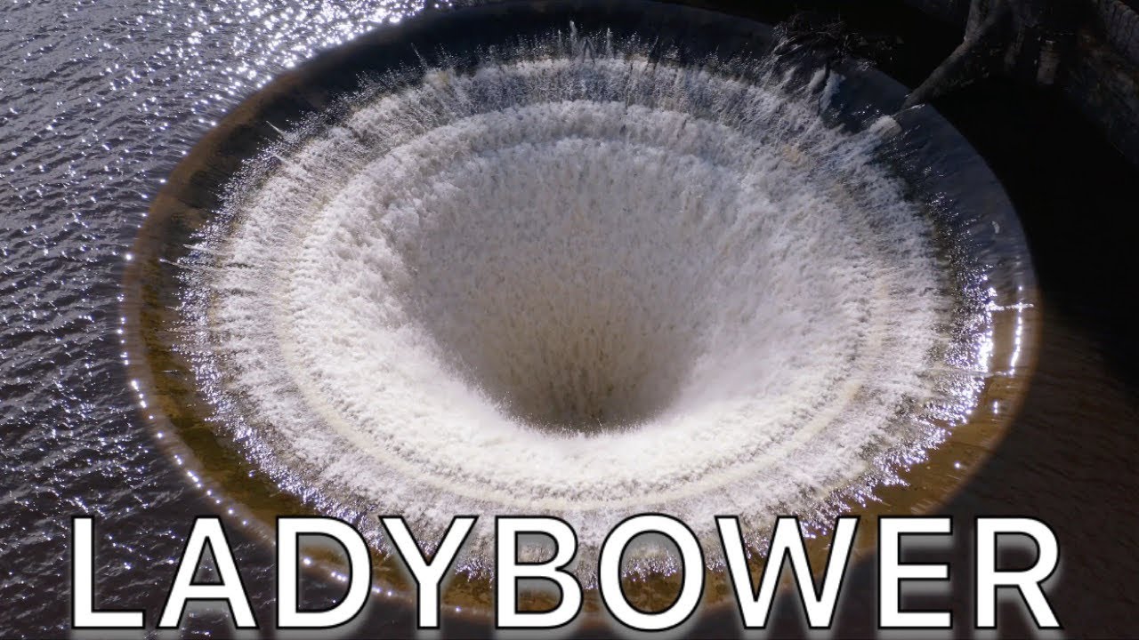 Down the Derwent plug hole [4K UHD] - ladybower dam overflows