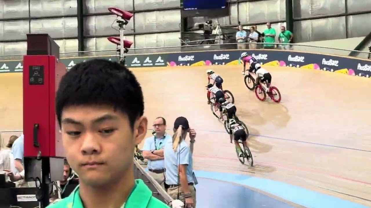 UCI WC 26 Junior race 1 20 lap scratch