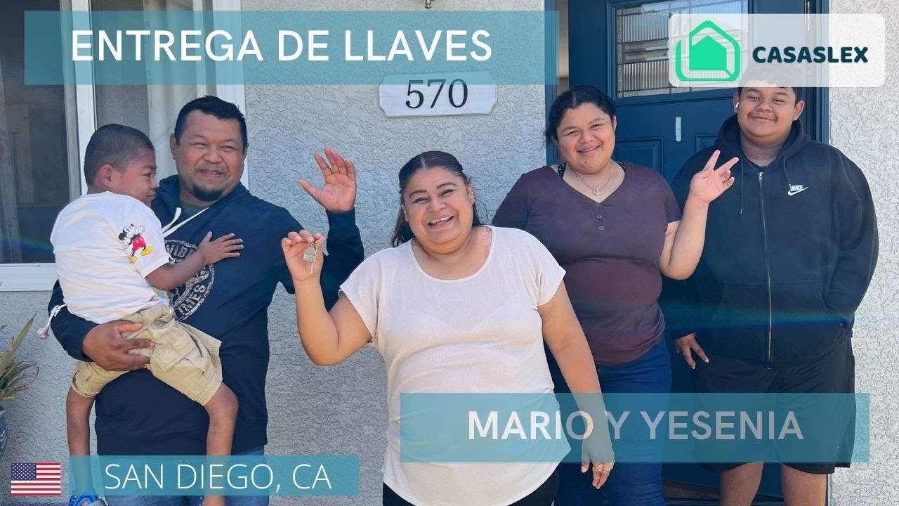 Entrega de llaves de su nuevo hogar a Yesenia y Mario - CASAS LEX