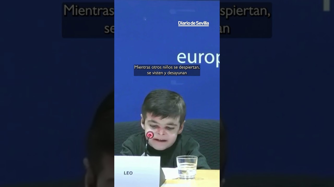 Leo, el joven sevillano con piel de mariposa, da una conmovedora lección en el Parlamento Europeo