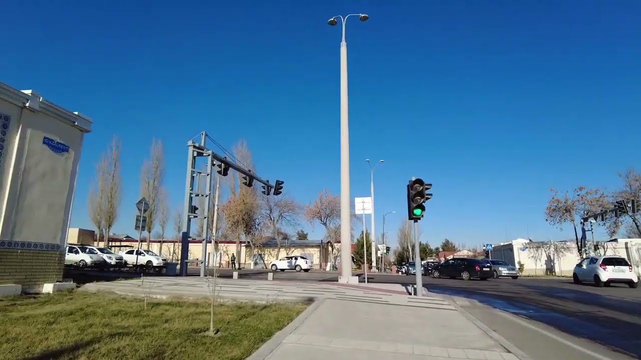 Gazalkent and Alpomish Streets. Tashkent Walking