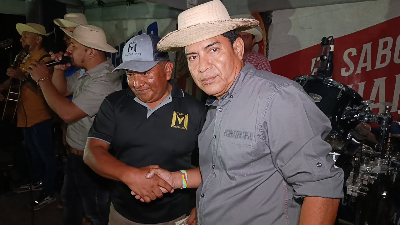 TOREENTE DE GALLINO CHITRÉ  EN FIESTA DE MAXIMILIANO VALDE EN EL PUNTO CRITICO DE CERRO NEGRO 