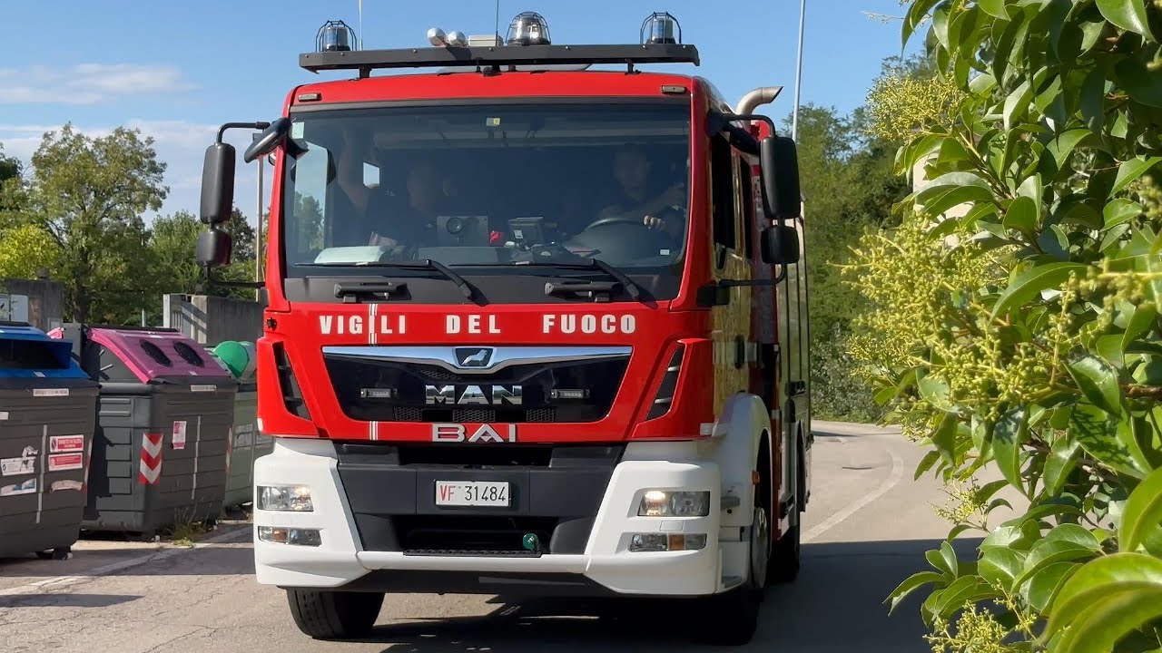 DOUBLE VIEW/BONIFICA D'INSETTI-Uscita Seconda Partenza dei Vigili del Fuoco di Mestre con un APS Man