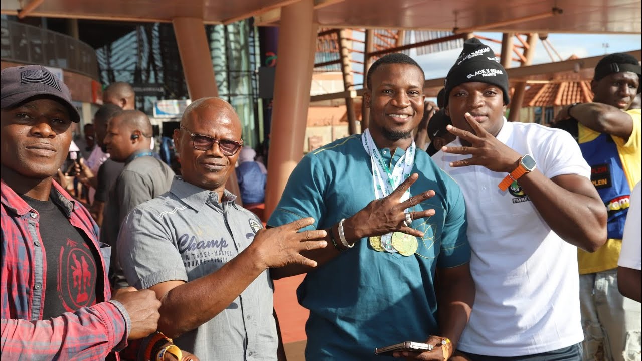 CLUB PLAISIR AVEC LES GROS BRAD DU MALI