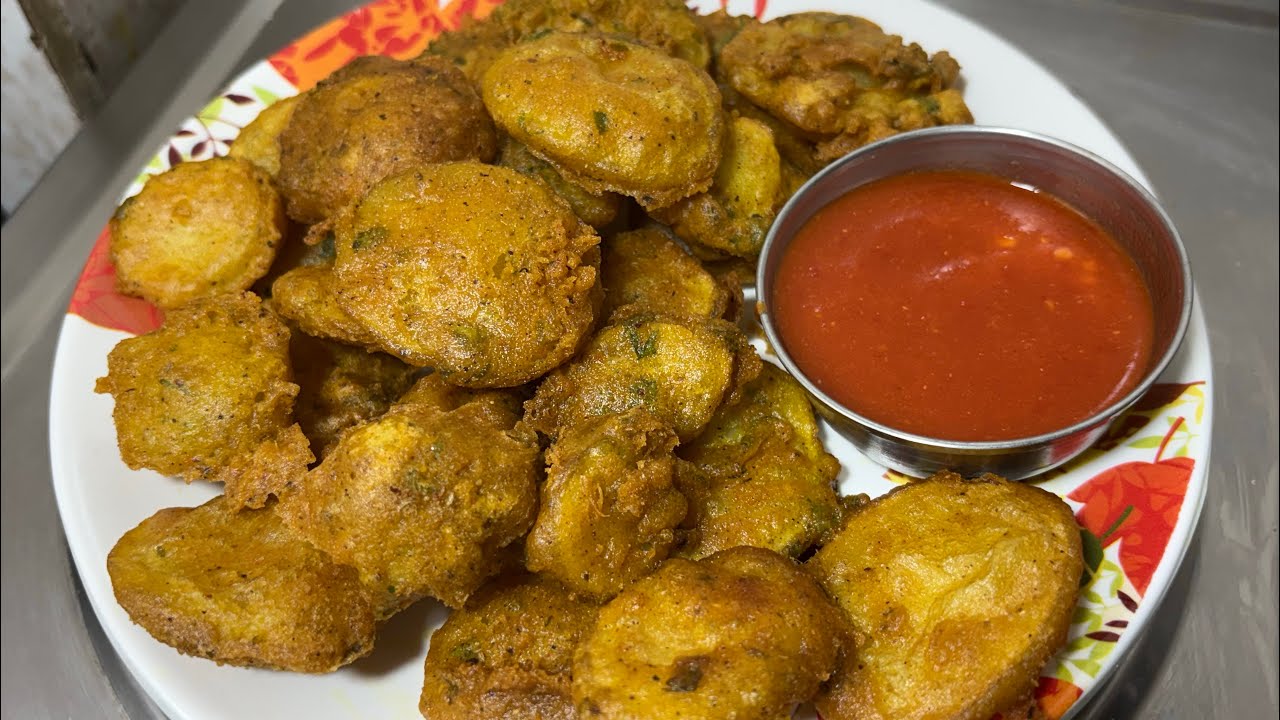 Crispy aloo ke pakode || bohot hi Asan tarika crispy aloo ke pakode || in our style #Thekitchenqueen